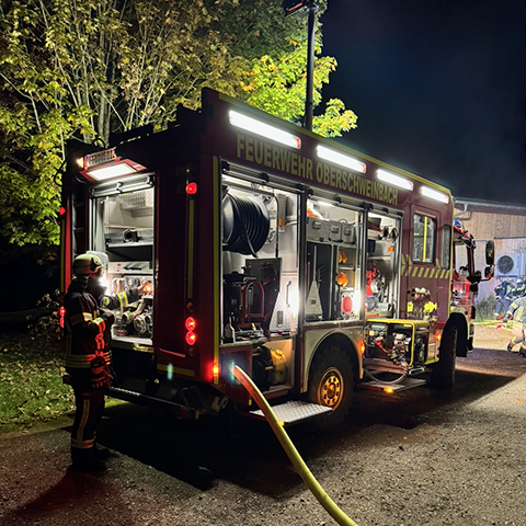 Feuerwehrauto in der Gärtnerei